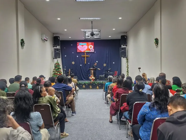 Suasana Ibadah Raya GBI Sentral Citra Maja